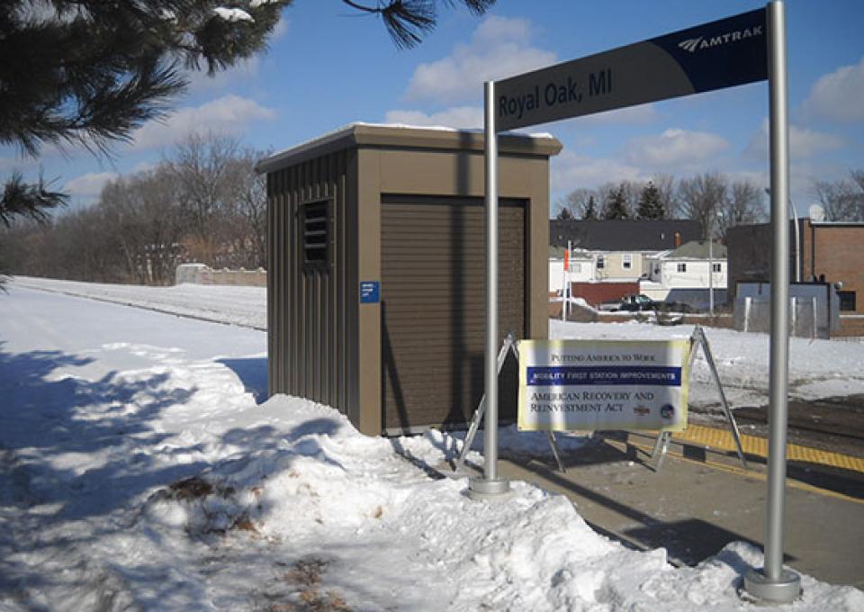 Amtrak ARRA Royal Oaks, MI - New handicap lift storage and signage.